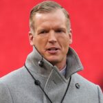 kyle-shanahan-‘this-close’-to-losing-his-right-eye-in-horrible-car-crash,-nfl-analyst-reveals