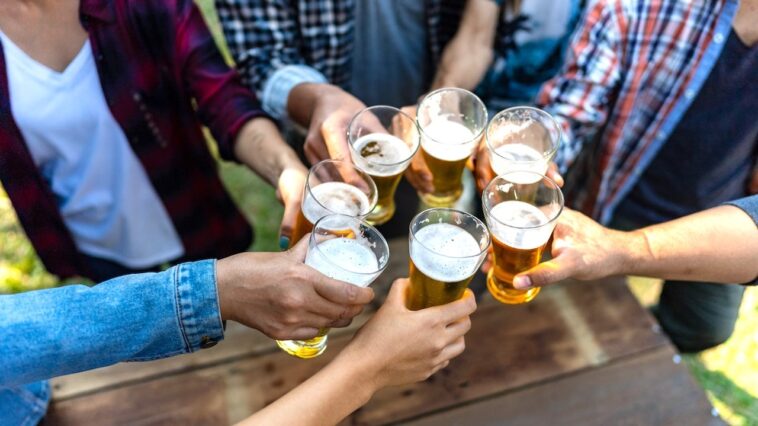 is-drinking-every-day-alcoholism?-experts-explain-where-culture-and-addiction-collide