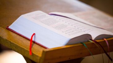 members-of-historic-english-church-expect-to-close-until-finding-unexpected-treasure-under-the-altar
