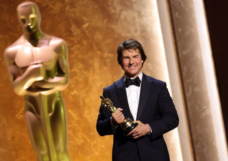 tom-cruise’s-daughter-officially-ditches-her-dad’s-last-name