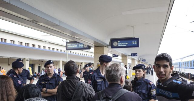 austria:-deportation-of-migrants-surpasses-number-of-asylum-applications-for-first-time-in-20-years