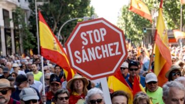 spain:-60%-reject-current-socialist-government-while-30%-find-it-‘disastrous’