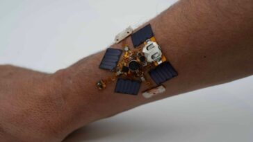 wearable-patch-vibrates-when-danger-is-nearby