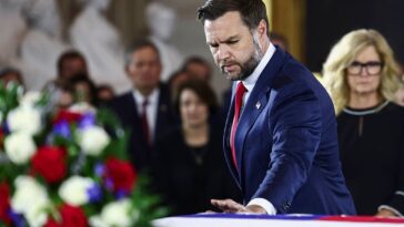jd-vance-eulogizes-lindsey-graham:-‘a-true-american-original’
