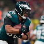 nfl-star-saquon-barkley-is-all-for-mlb-players-fighting-against-salary-cap:-‘it-should-happen’
