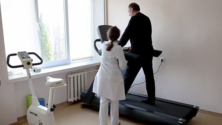 soft-exosuit-helps-people-walk-without-bulky-motors