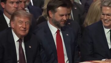 funny-moment-president-trump-passes-tic-tacs-to-vance-and-bessent-at-lindsey-graham’s-funeral-(video)