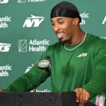 breece-hall-sees-notable-difference-in-quiet-open-to-jets-camp-after-past-‘craziness-and-turmoil’