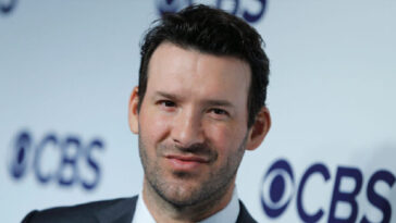 report:-cbs-rules-on-tony-romo’s-future-after-owi-arrest