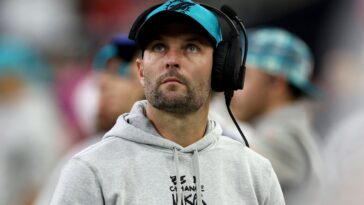 commanders-tap-wes-welker-to-replace-tight-ends-coach-fired-after-dwi-arrest