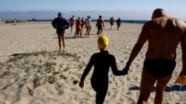 white-house-to-honor-teenage-lifeguard-who-saved-boy-in-viral-rescue:-‘he-deserves-it’