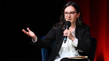 bari-weiss-poaches-conservative-ny-times-columnist,-others-join-’60-minutes’-in-cbs-program-shakeup