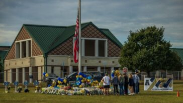 teen-shooter-giggled-with-mom-on-jailhouse-phone-over-school-massacre-fame
