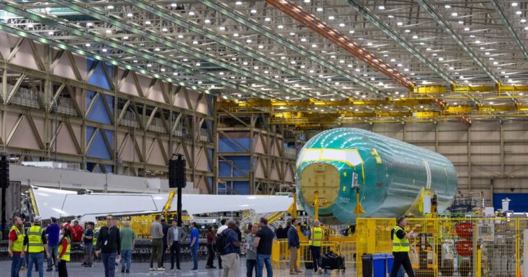 faa-warns-issue-with-seats-on-hundreds-of-boeing-planes-may-pose-danger-to-passengers