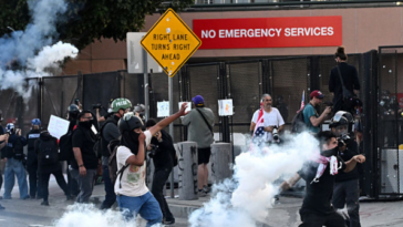 authorities:-store-clerk-helps-foil-ex-navy-seal’s-plot-to-attack-police-with-explosives-at-no-kings-protest