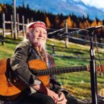 willie-nelson-says-americans-must-fight-‘water-thieving’-ai-data-centers-‘invading’-texas-farmland
