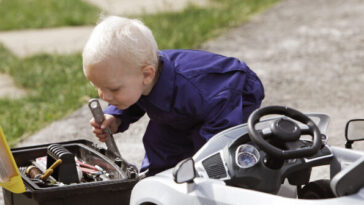 idaho-boy’s-dream-of-kid-sized-garage-comes-true-after-he-overcomes-brain-tumor