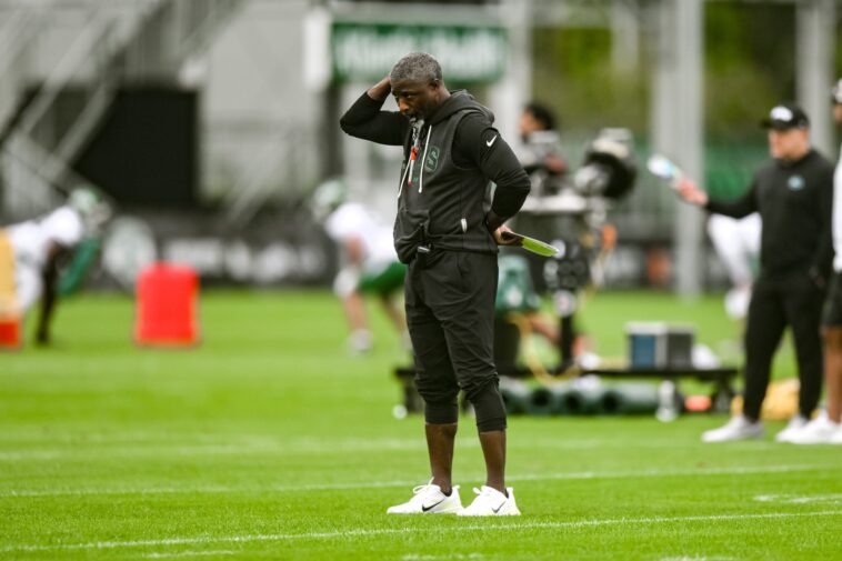 aaron-glenn’s-temper-boils-over-in-first-jets-practice-of-training-camp