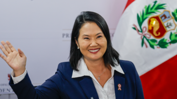 peru-inaugurates-conservative-keiko-fujimori,-becoming-10th-president-in-10-years
