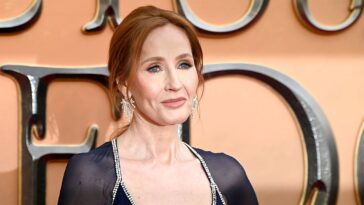 jk-rowling-calls-out-the-‘grotesque’-behavior-towards-sophie-cunningham-fans-in-scathing-post