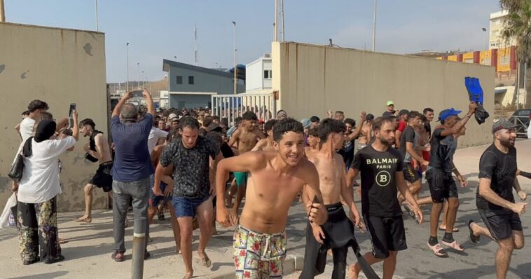 now-–-thousands-of-illegal-african-migrants-from-morocco-storm-the-spanish-border-in-the-enclave-of-ceuta-(shock-videos)
