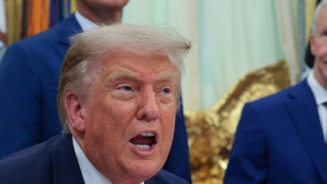 ‘it’s-killing-your-country’:-trump-blasts-migrant-‘invasion’-of-europe,-says-he-told-new-uk-leader-burnham-to-fix-borders