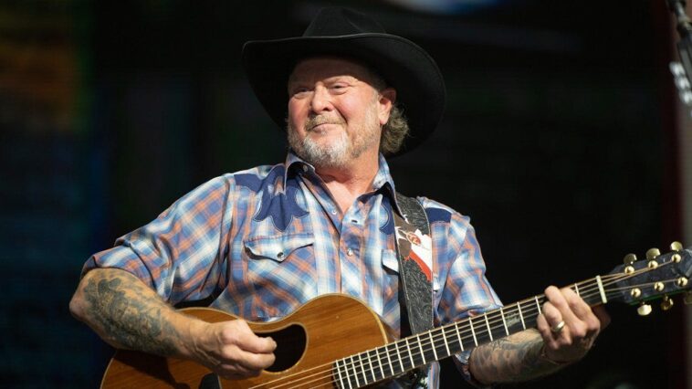 country-star-tracy-lawrence-slams-california,-reveals-why-he-pulled-the-plug-on-acting-in-la