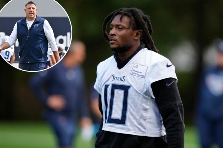 deandre-hopkins-leaves-patriots-coaching-experiment-after-a-week