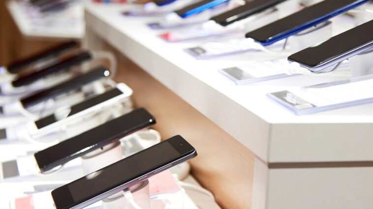 save-up-to-$1,000-on-a-new-samsung-galaxy-or-iphone-with-these-verizon-and-xfinity-deals