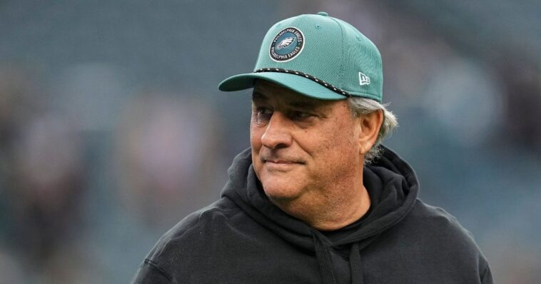 watch:-eagles-defensive-coordinator-repeatedly-mocks-fauci-during-news-conference