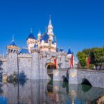 disney-shuts-down-all-restaurants-and-bathrooms-in-dead-of-summer