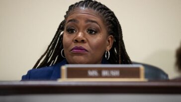 the-cori-bush-comeback?-ex-squad-member-hopes-to-ride-left-wing-wave-back-to-congress