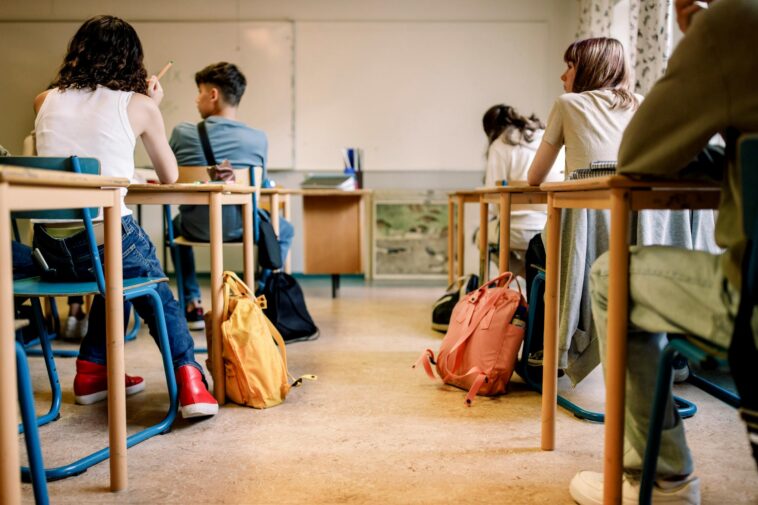 school’s-new-robot-has-a-sex-doll-problem