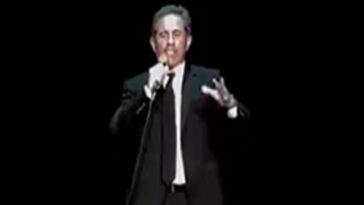 watch-jerry-seinfeld-artfully-deal-with-‘free-palestine’-nutjobs-who-showed-up-to-heckle-his-show-(video)
