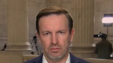 dem-sen.-murphy:-we-should-‘unilaterally-end-the-war’,-which-‘probably-leaves-iran-in-control-of-the-strait’