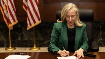 just-in:-“a-shameful-relic-of-our-jim-crow-past”-–-democrat-virginia-governor-abigail-spanberger-restores-voting-rights-for-66,000-felons-before-midterms