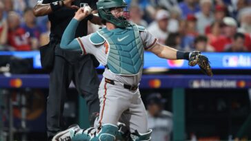 catchers-that-are-available-with-multiple-teams-looking-for-backstop-help