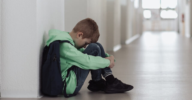 court-sentences-350-pound-minnesota-teacher-who-stepped-on-sixth-graders’-backs-as-punishment