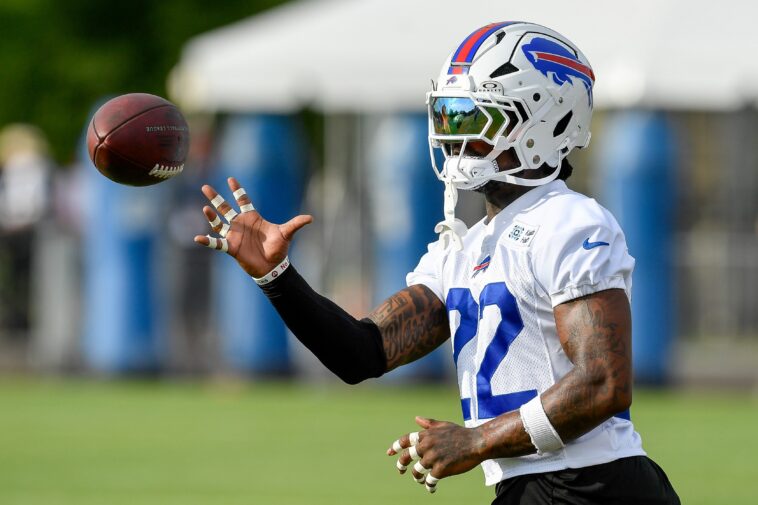 safety-cj.-gardner-johnson-carted-off-field-in-bills-injury-concern