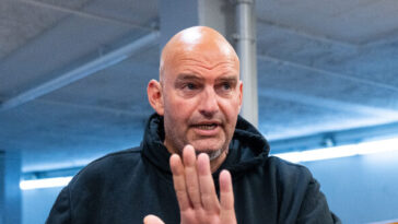 fetterman-confirms-he-has-no-intention-of-leaving-democrat-party:-‘never’