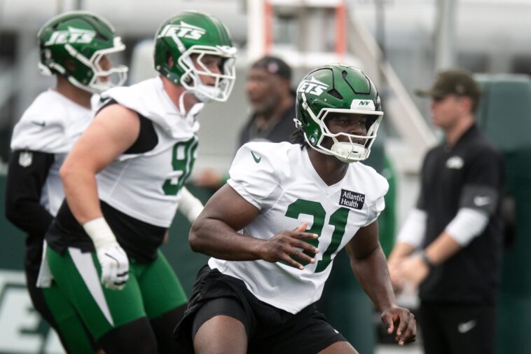 david-bailey-doesn’t-feel-any-‘pressure’-while-already-making-impact-at-jets’-training-camp