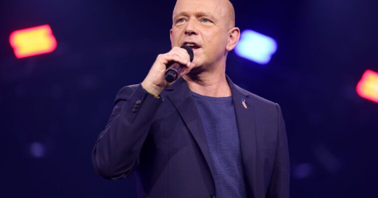 shock-poll-has-republican-steve-hilton-leading-governor’s-race-in-important-california-county