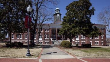 southern-university-requires-business-suits,-bans-du-rags-and-other-headwear-in-new-dress-code