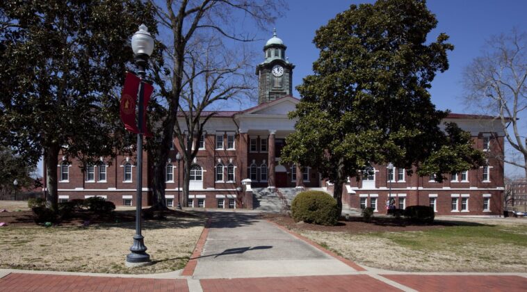 southern-university-requires-business-suits,-bans-du-rags-and-other-headwear-in-new-dress-code