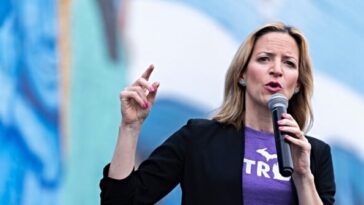 poll:-democrat-jocelyn-benson-gains-over-republican-john-james-in-michigan-governor’s-race