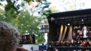 ai-assisted-staging-draws-boos-at-the-richard-wagner-festival-in-germany