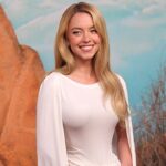 sydney-sweeney-poses-in-lingerie-for-racy-new-mirror-selfie-photos