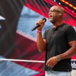 darius-rucker-sets-tone-for-wwe-summerslam-with-national-anthem-performance-in-minneapolis