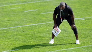 aaron-glenn’s-hands-on-approach-has-jets-defense-excited-to-ramp-things-up