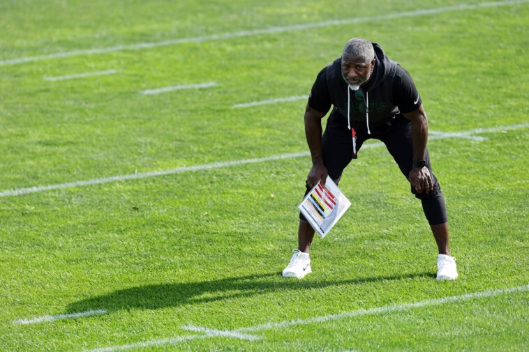 aaron-glenn’s-hands-on-approach-has-jets-defense-excited-to-ramp-things-up